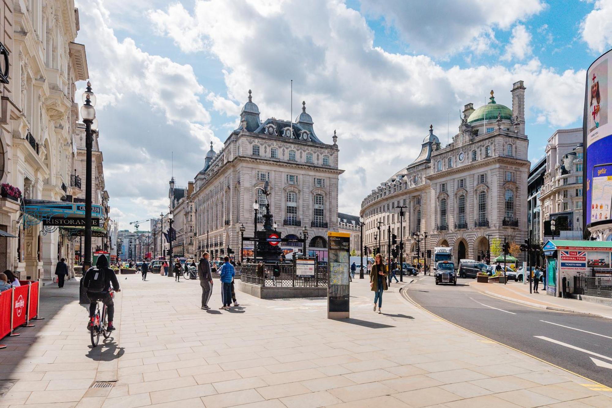 Welcome London Piccadilly Circus Exterior photo